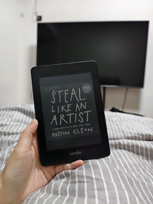 最近在读一本提升自己创造力的书，里面提到一些观点总结摘录一下：没有什么东西是完全的原材料（原创）创新就是各种东西组合起来你被你所喜爱的事物影响和塑造没有必要把所有的作品都看一遍，可以把你最喜欢的人的作品研究完，再研究你喜欢的人所喜欢的人的作品，以此循环上学和学习是两码事，不上学不代表可以不学习，学习是终身的事情